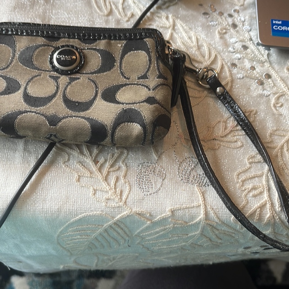 Coach wristlet 5.5” - Picture 2 of 8